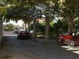 Parking lot Supetar, Brač, Parking lot 2956 - Apartments with pebble beach.