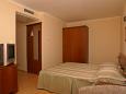Bedroom Tučepi, Bedroom u smještaju tipa room, WIFI.