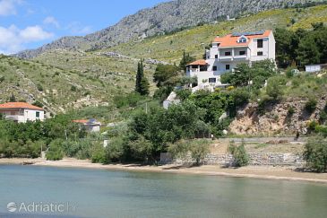 Property - Apartments and Rooms 3062 Property Duće (Omiš) - Accommodation 3062 - Apartments and Rooms near sea with sandy beach.