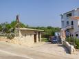 Parking lot - Apartments 3075 Parking lot Potočnica (Pag) - Accommodation 3075 - Apartments near sea with pebble beach.