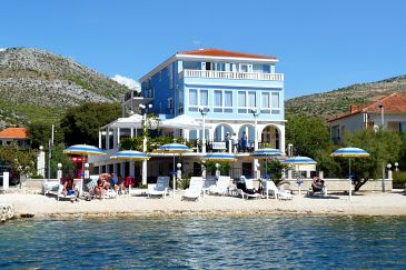 Property - Apartments and Rooms 3202 Property Seget Vranjica (Trogir) - Accommodation 3202 - Apartments and Rooms near sea with pebble beach.