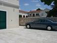 Parking lot - Rooms 3219 Parking lot Tisno (Murter) - Accommodation 3219 - Rooms near sea with pebble beach.