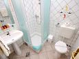 Bathroom Supetar, Bathroom u smještaju tipa room, dopusteni kucni ljubimci i WIFI.
