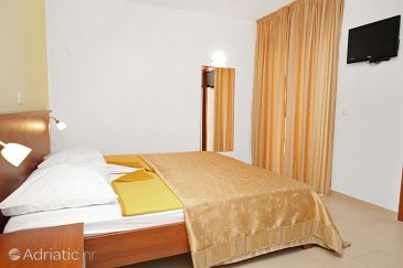 Bedroom Rtina - Miletići, Bedroom u smještaju tipa room, dopusteni kucni ljubimci i WIFI.
