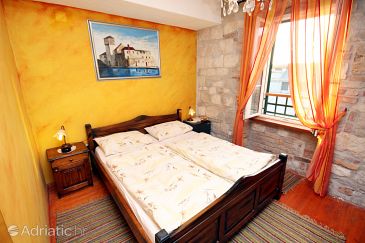 Bedroom Kaštel Novi, Bedroom u smještaju tipa room, WIFI.