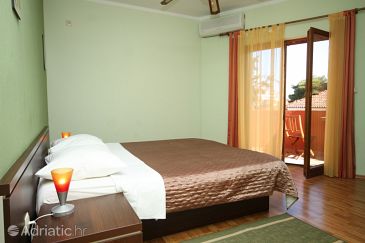 Bedroom Biograd na Moru, Bedroom u smještaju tipa room, dostupna klima, dopusteni kucni ljubimci i WIFI.