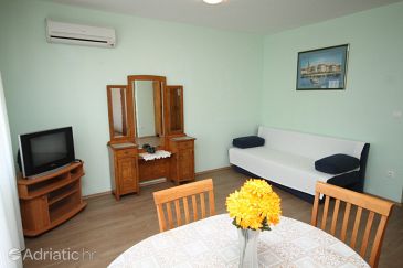Living room Petrčane, Living room u smještaju tipa apartment, dostupna klima i dopusteni kucni ljubimci.