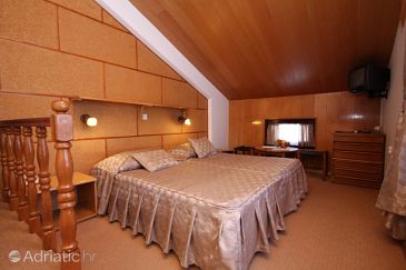 Bedroom Starigrad, Bedroom u smještaju tipa room, dostupna klima, dopusteni kucni ljubimci i WIFI.