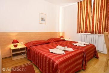 Bedroom Novigrad, Bedroom u smještaju tipa room, dostupna klima i WIFI.