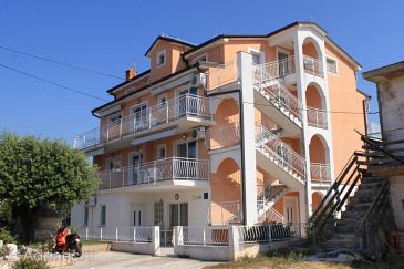 Property - Apartments 3361 Property Novigrad (Novigrad) - Accommodation 3361 - Apartments with pebble beach.