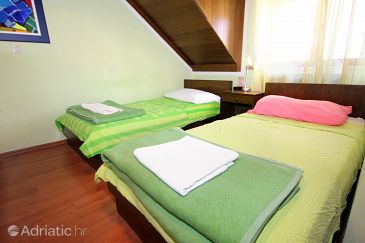 Bedroom Dubrovnik, Bedroom u smještaju tipa room, dostupna klima, dopusteni kucni ljubimci i WIFI.