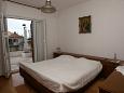 Bedroom 2 Jelsa, Bedroom 2 u smještaju tipa apartment, dopusteni kucni ljubimci i WIFI.
