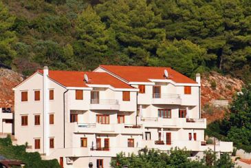 Property - Apartments 4018 Property Jelsa (Hvar) - Accommodation 4018 - Apartments in Croatia.