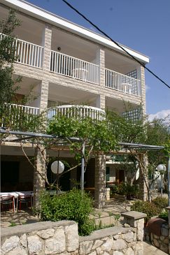 Property - Rooms 4076 Property Jakišnica (Pag) - Accommodation 4076 - Rooms near sea with pebble beach.