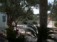 Courtyard - Rooms 4076 Courtyard Jakišnica (Pag) - Accommodation 4076 - Rooms near sea with pebble beach.
