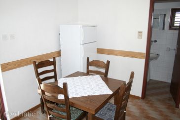 Dining room Kustići, Dining room u smještaju tipa apartment.