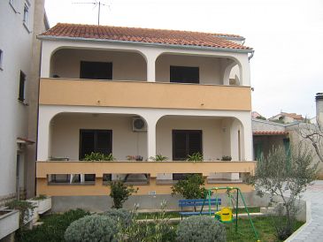 Property - Apartments 4221 Property Brodarica (Šibenik) - Accommodation 4221 - Apartments near sea with pebble beach.