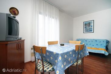 Dining room Vantačići, Dining room u smještaju tipa apartment, WIFI.