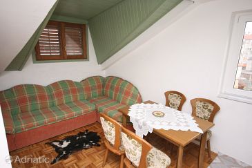 Dining room Biograd na Moru, Dining room u smještaju tipa apartment, dostupna klima.