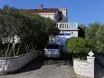 Parking lot - Apartments 4366 Parking lot Kneža (Korčula) - Accommodation 4366 - Apartments near sea.