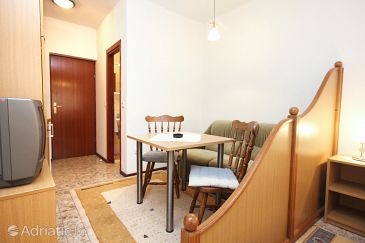 Dining room Orebić, Dining room u smještaju tipa studio-apartment, WIFI.