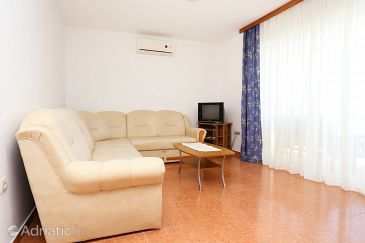 Living room Kučište - Perna, Living room u smještaju tipa apartment, dostupna klima i WIFI.