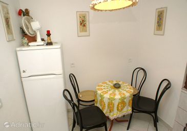 Dining room Trpanj, Dining room u smještaju tipa studio-apartment.
