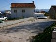 Parking lot - Apartments 4659 Parking lot Bol (Brač) - Accommodation 4659 - Apartments with pebble beach.