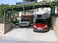 Parking lot - Apartments 4662 Parking lot Bilo (Primošten) - Accommodation 4662 - Apartments with pebble beach.