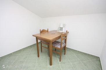 Dining room Duće, Dining room u smještaju tipa studio-apartment, WIFI.