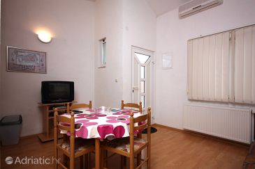 Столовая Trogir, Столовая в размещении типа apartment, dostupna klima i WIFI.