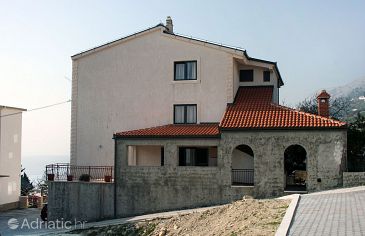 Property - Apartments and Rooms 4847 Property Sumpetar (Omiš) - Accommodation 4847 - Apartments and Rooms with pebble beach.