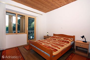Bedroom Pomena, Bedroom u smještaju tipa room.