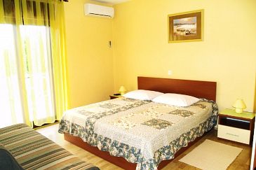 Bedroom Palit, Bedroom u smještaju tipa room, dostupna klima i WIFI.