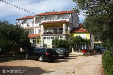 Property - Rooms 5047 Property Banjol (Rab) - Accommodation 5047 - Rooms near sea with sandy beach.