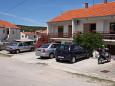 Parking lot - Apartments 5091 Parking lot Tisno (Murter) - Accommodation 5091 - Apartments near sea with pebble beach.