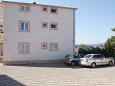 Parking lot - Apartments 5099 Parking lot Murter (Murter) - Accommodation 5099 - Apartments with pebble beach.