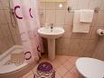 Salle de bain Podaca, Salle de bain dans l’hébergement en type studio-apartment, WIFI.