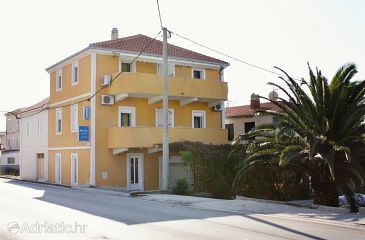 Property - Apartments 5226 Property Podstrana (Split) - Accommodation 5226 - Apartments near sea with pebble beach.