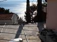 Parking lot - Apartments 5252 Parking lot Zavode (Omiš) - Accommodation 5252 - Apartments near sea with pebble beach.