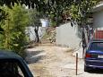 Parking lot - Apartments 5280 Parking lot Omiš (Omiš) - Accommodation 5280 - Apartments near sea with sandy beach.