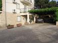 Parking lot - Apartments 538 Parking lot Jelsa (Hvar) - Accommodation 538 - Apartments with sandy beach.