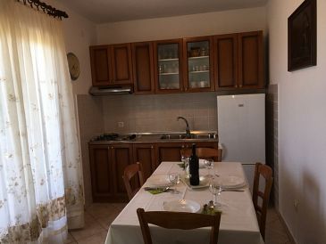 Dining room Tribulje, Dining room u smještaju tipa apartment, WIFI.
