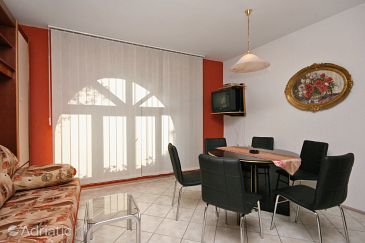 Dining room Pinezići, Dining room u smještaju tipa apartment, dopusteni kucni ljubimci.