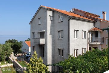Property - Apartments and Rooms 5458 Property Njivice (Krk) - Accommodation 5458 - Apartments and Rooms with pebble beach.