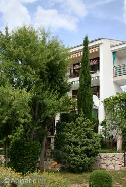 Property - Apartments 5530 Property Klenovica (Novi Vinodolski) - Accommodation 5530 - Apartments with pebble beach.
