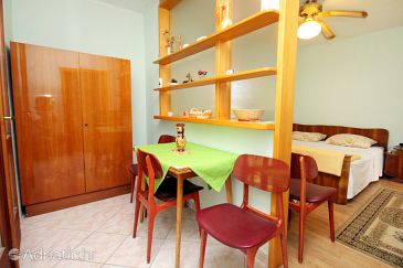 Dining room Sumartin, Dining room u smještaju tipa studio-apartment.