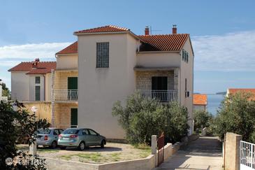 Property - Apartments 5736 Property Brodarica (Šibenik) - Accommodation 5736 - Apartments near sea with pebble beach.