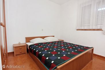 Bedroom Ražanac, Bedroom u smještaju tipa room, dopusteni kucni ljubimci.