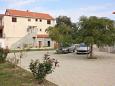 Parking lot - Apartments 5778 Parking lot Bibinje (Zadar) - Accommodation 5778 - Apartments with pebble beach.